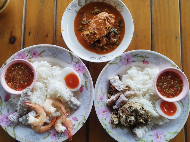 ข้าวแกงทะเลตราด