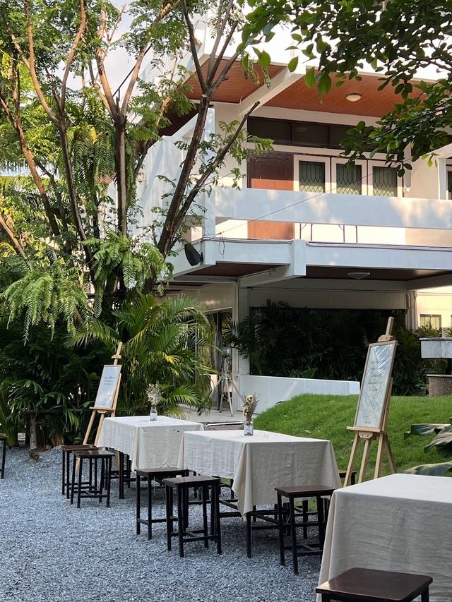 📍✨ บ้านเพื่อน Cafe & Creative Space