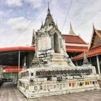 พระเจ้า 28 พระองค์ หนึ่งในเมืองไทย
