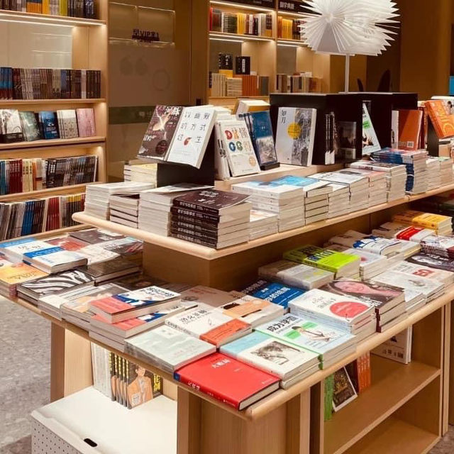 深圳筍崗寶能環球匯書吧，8月好去處
