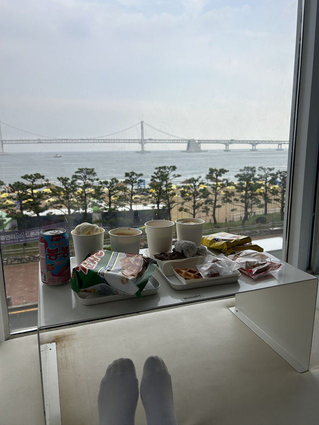 (부산 무제한)누워서 라면, 음료, 과자 아이스크림에 낮잠까지💤