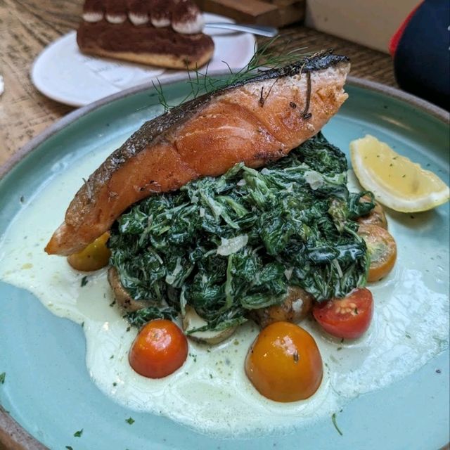 24 Hours Cafe