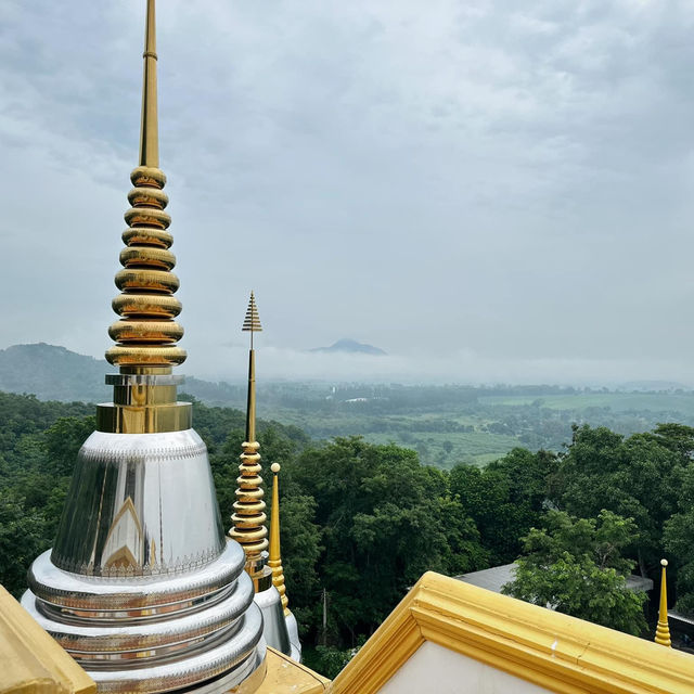 วัดถ้ำเขาปรางค์ | ลพบุรี