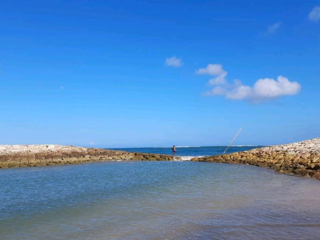 【巴釐島】Pantai Jerman海灘：蔚藍大海、雄偉雕像