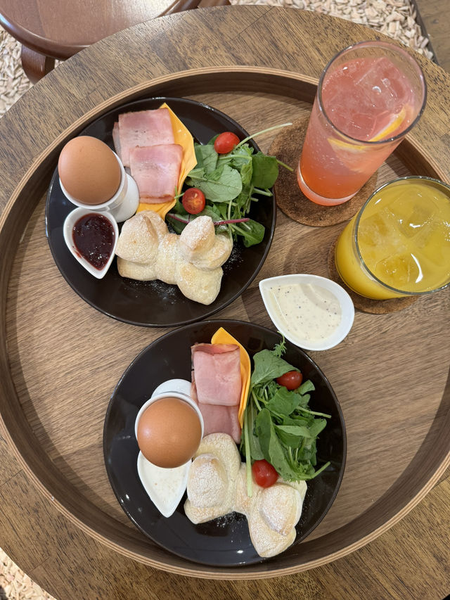 【福岡カフェ】リボンのパンがついたランチプレートが可愛すぎる🎀