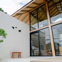 Chirp cafe & chat space คาเฟ่เรือนไทยแบบมินิมอล