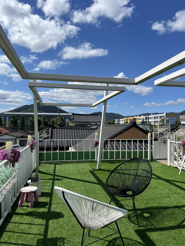 ๊ฒฝ์ฃผ ํฉ๋ฆฌ๋จ๊ธธ์ ์์นํ ํ๋ ํผ์ ๋ง์ง ๊ฒฝ์ฃผ ํฉ๋ฆฌ๋จ๊ธธ์ ์์นํ ํ๋ ํผ์ ๋ง์ง