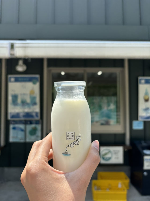 身處在仙境般的北海道青池🤍🩵