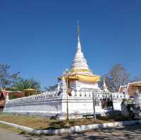 วัดพระธาตุเขาน้อย