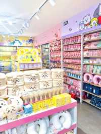 🇸🇬 Shopping Delight at Miniso Singapore: A Haven of Pink and Playfulness 