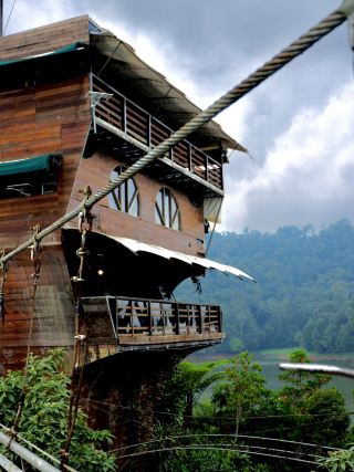 Restaurant In Boat Shaped 🛥️ 
