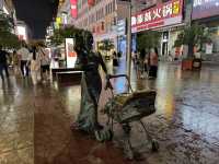 上海一のストリート・南京東路を夜に散歩してみた