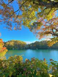 【福島】紅葉とエメラルドグリーンのコントラストが絶景