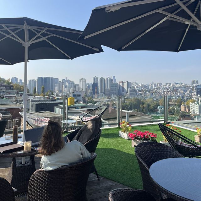 【韓国・ソウル🇰🇷】梨泰院解放村のチルタイムに最高なルーフトップカフェ☕️