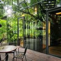 A Peaceful Garden Cafe in Bangkok