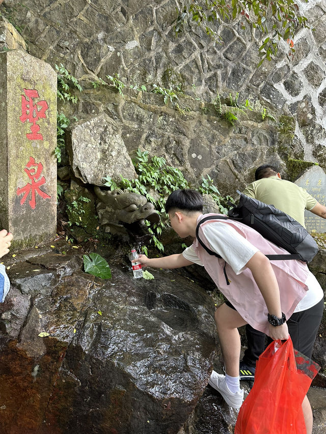 A Family Pilgrimage to Anxi Qing Shui Yan: Tranquility and Heritage in Quanzhou