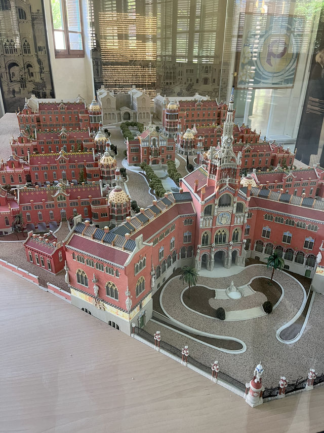 Barcelona - a place full of amazing architectures. Even Hospital are a piece of art!