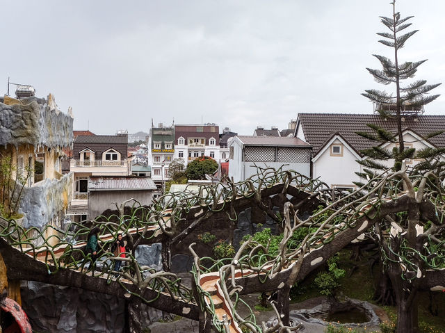 Crazy House บ้านรูปทรงประหลาดสุดแฟนตาซี