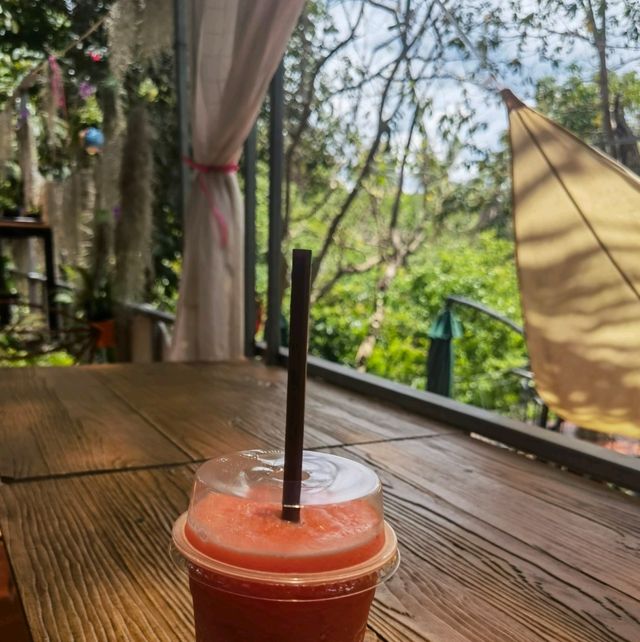 ธรรมชาติสวยๆ​ ที่​ River​wood​ ค่าเฟ่