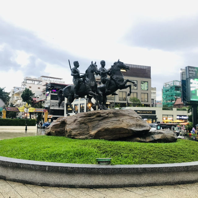 เดินชิวที่กรุงพนมเปญ