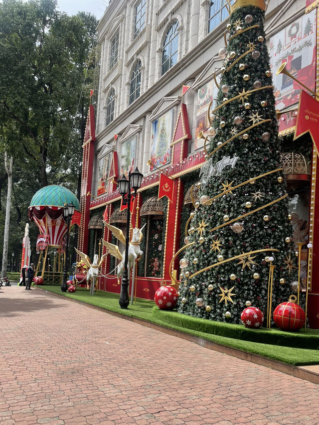🎄ดูไฟต้นคริสต์มาสที่โฮจิมินห์ | DIAMOND PLAZA