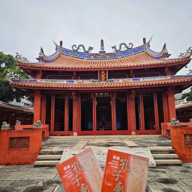 台南孔庙以及附近的担仔面
