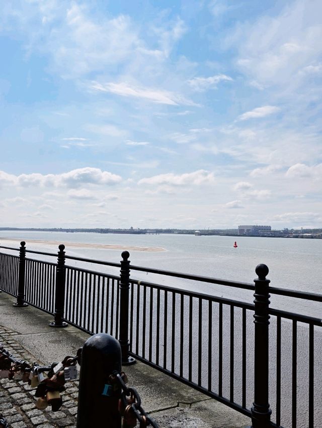 Albert Dock Landmark ของเมือง Liverpool ⛴️