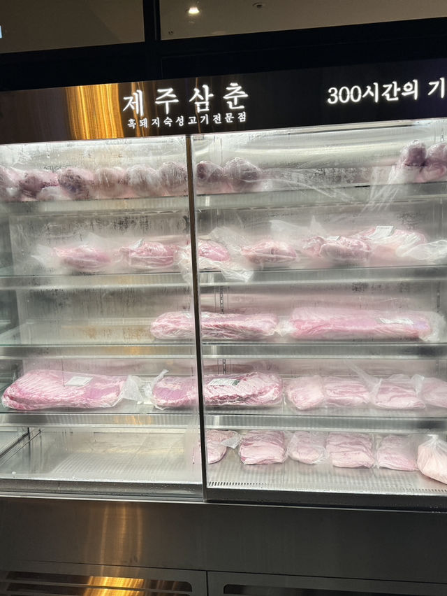 광주 첨단 흑돼지숙성고기전문점, 돼지삼춘 첨단본점
