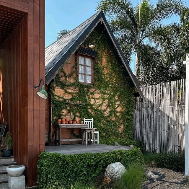 Ellen Cafe House 