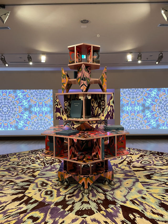 🇦🇺 Lost in a Kaleidoscope: A Journey Through the NGV