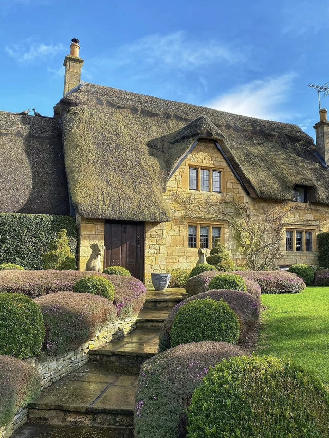 The Cotswolds: A Charming Escape into English Countryside