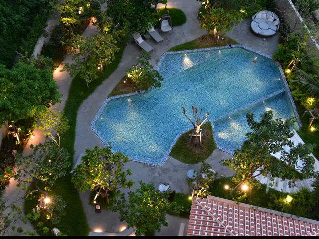 海外旅行気分が味わえるGARDEN POOL
