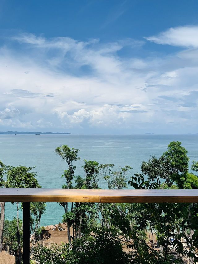 Starbucks @ Sinae Phuket – คาเฟ่วิวทะเลสุดชิล