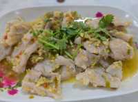ร้านอาหารท้องถิ่น ฮั้วข้าวต้ม
