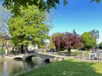 英式鄉村科茲窩Cotswolds的水上伯頓Bourton on the water 