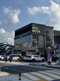  A Tranquil Escape to Woljeongri Beach, Jeju Island