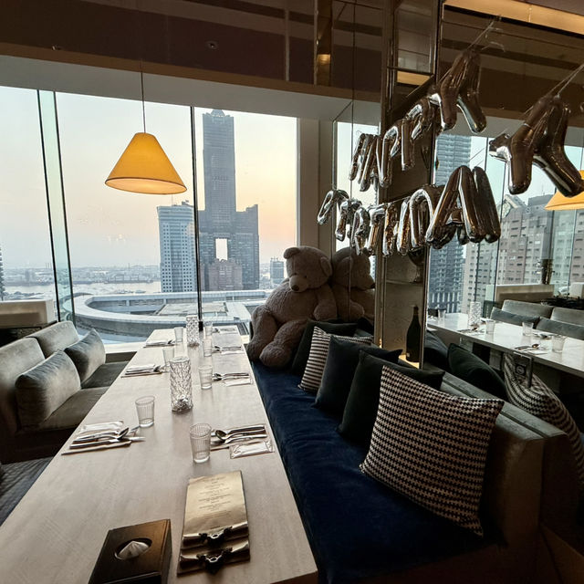 高雄和逸酒店30樓（IF You)若如餐酒館.景觀美食餐廳.值得推薦大家