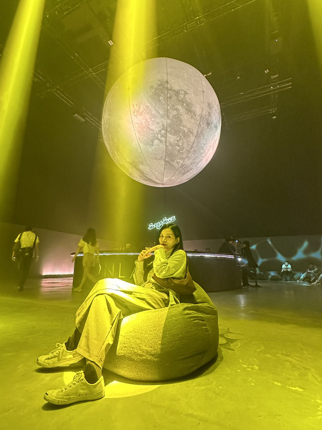 พาไปชมงานอาร์ต🌕ปรากฎการณ์พระจันทร์ 4 ฤดู