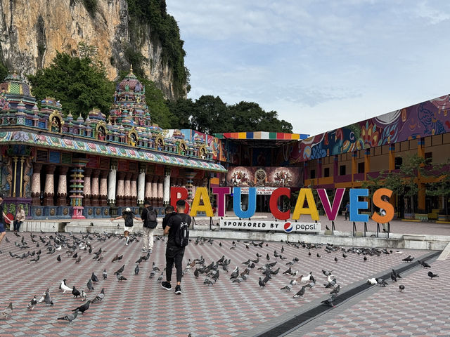 吉隆坡必訪景點：黑風洞（Batu Caves）🌈🕉️