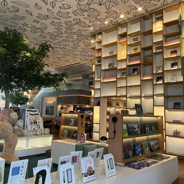 【Bangkok】まるで蔦屋書店？！ オシャレ空間OPEN HOUSE☕️