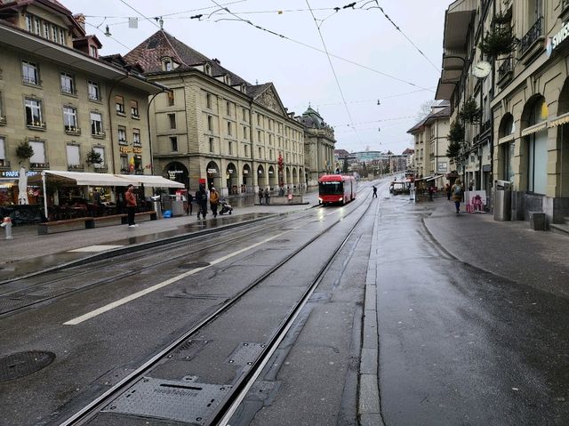 ベルン：スイスの歴史と美しい自然が融合する街