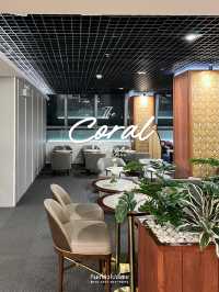 The Coral Lounge นั่งชิลก่อนขึ้นเครื่อง อาหารอร่อย
