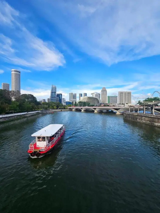 “Singapore River Cruise: A Scenic Journey Through History and Culture”