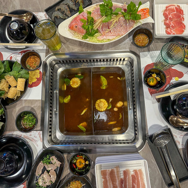 บุฟเฟ่ต์แจ่วฮ้อน🍲กลางสีลม อีเจ้แจ่วฮ้อน