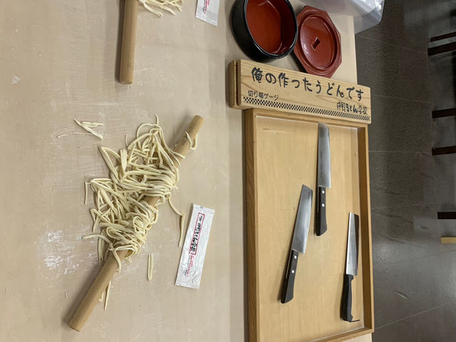 【うどんを打って、笑って、食べて学べる！中野うどん学校で香川の思い出づくり】