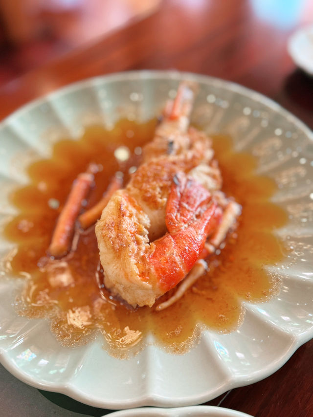 กุ้งแม่น้ำทอดเกลืออร่อยมากและราคาไม่แพงด้วย
