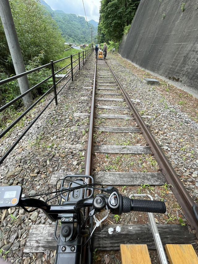 【群馬】線路を走る自転車型トロッコ