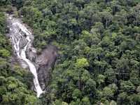 🌿 Seven Wells Waterfall: Langkawi’s Natural Infinity Pool in the Sky!