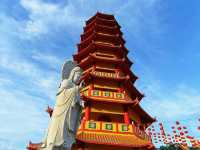 Peak Nam Toong Temple: Dragons, Dumplings & a Very Confused Pigeon" 🏯🐦