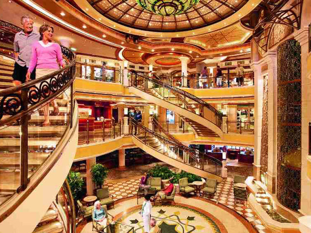 ✨ Emerald Princess Cruise: A Jewel of the Seas! 💎🚢